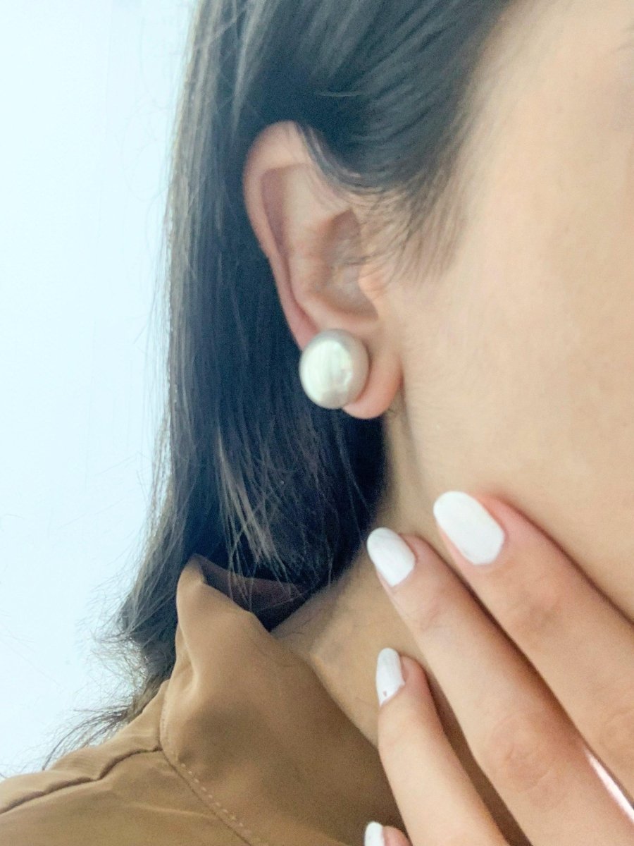 16mm Button Mother of Pearl Stud Earrings - Bansri Mehta Design