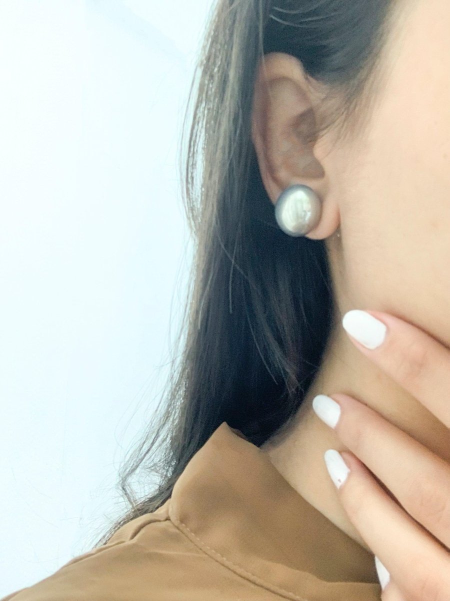 16mm Button Mother of Pearl Stud Earrings - Bansri Mehta Design