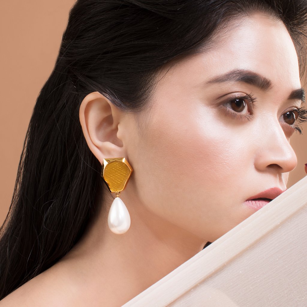 pearl earrings